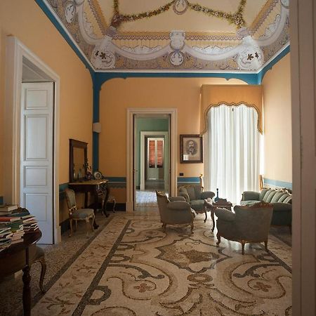Palazzo Francesco Grassi Bed & Breakfast Aradeo Eksteriør bilde
