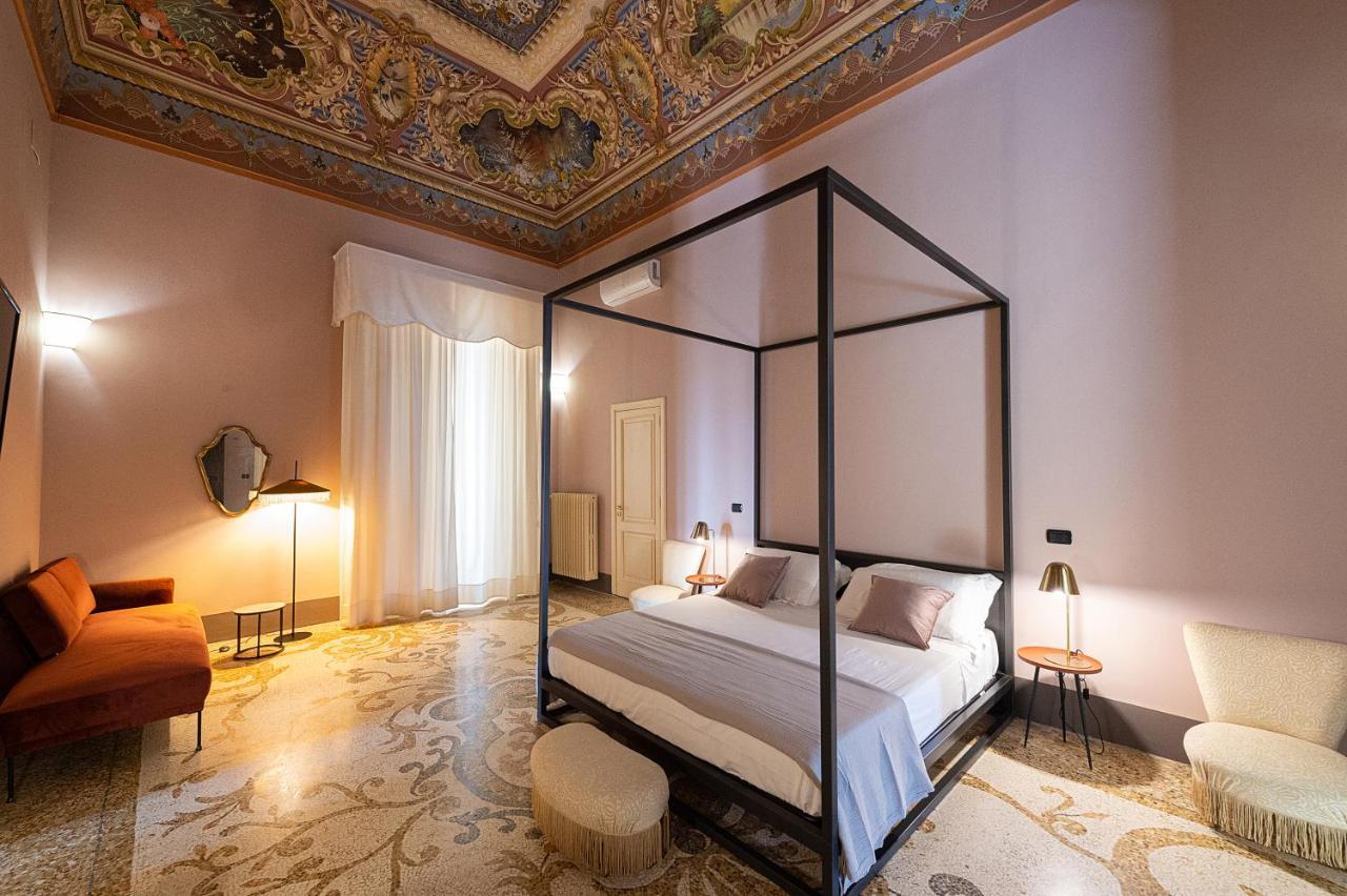 Palazzo Francesco Grassi Bed & Breakfast Aradeo Eksteriør bilde