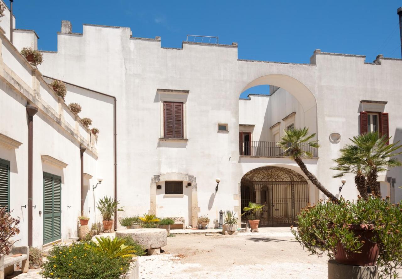 Palazzo Francesco Grassi Bed & Breakfast Aradeo Eksteriør bilde